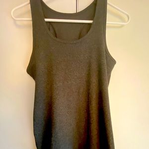 2/20 Under Armour gray tank